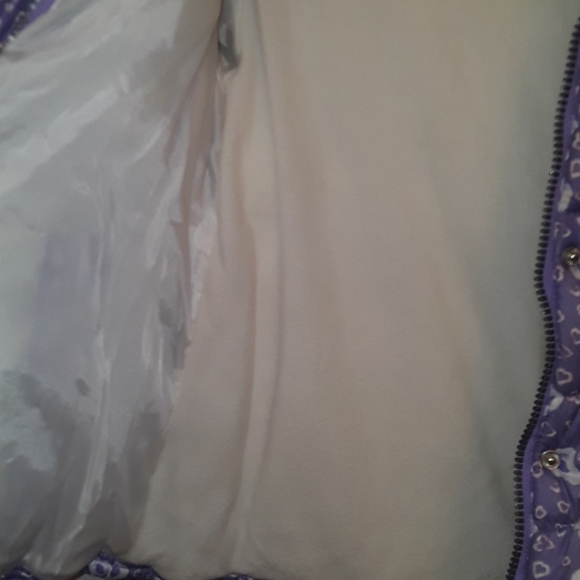 OshKosh B'gosh Girl's Purple Puffer Coat w/Detachable Hood Sz. 5/6 - Picture 4 of 6